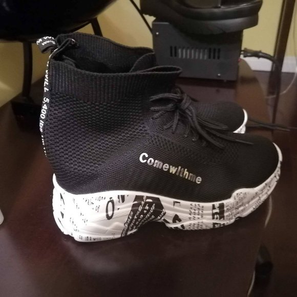 Sneakers - Picture 2 of 3